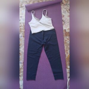 Lululemon Sports Bra & Leggings